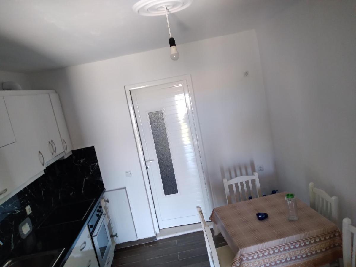 Condo Rooms Sarandë Eksteriør billede